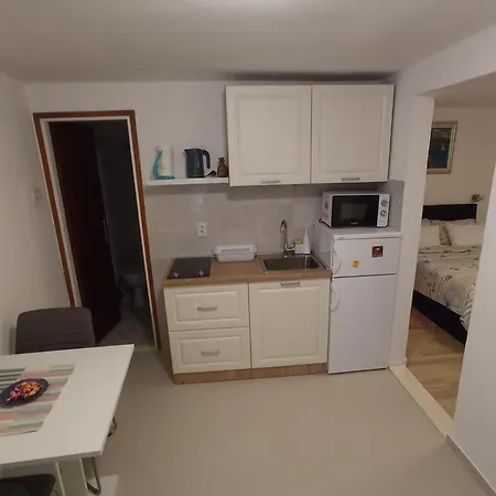 Ivica Apartment *