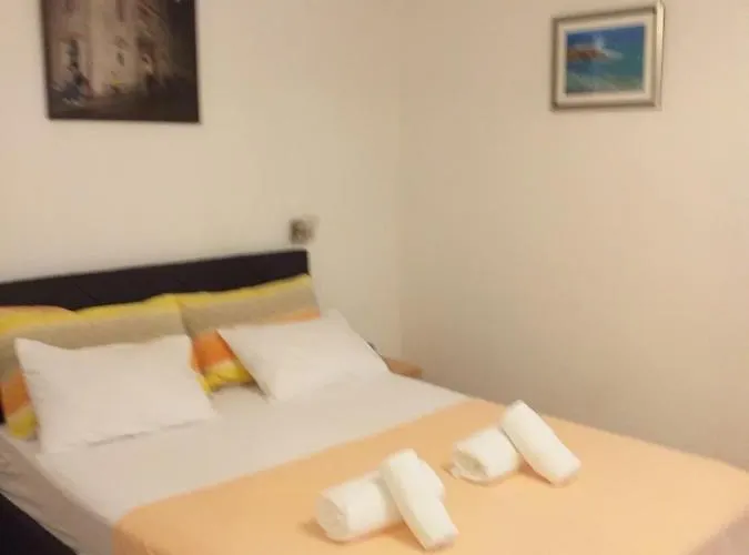 & Ivica * Σπλιτ